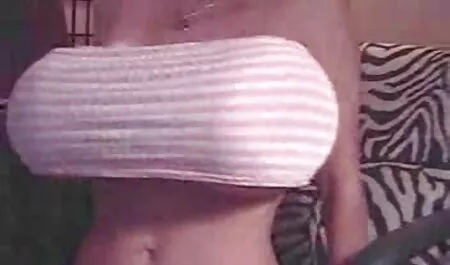 Alice con tetas pequeñas dar anal en español latino agujero anal