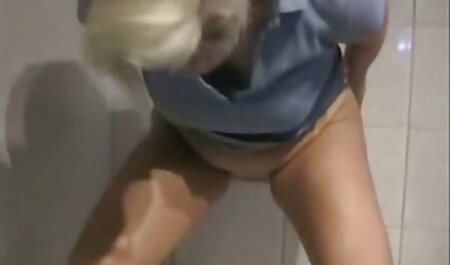 Diana lleva una media de nylon atado firmemente españolas adictas al sexo anal con una cuerda